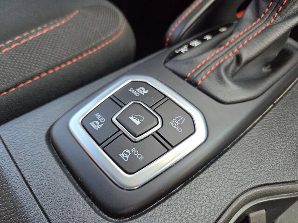 Used 2026 Nissan Frontier PRO-4X AWD/4WD image 9