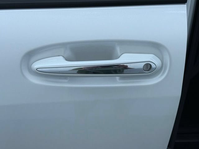 Used 2025 Toyota Sienna XLE FWD image 26