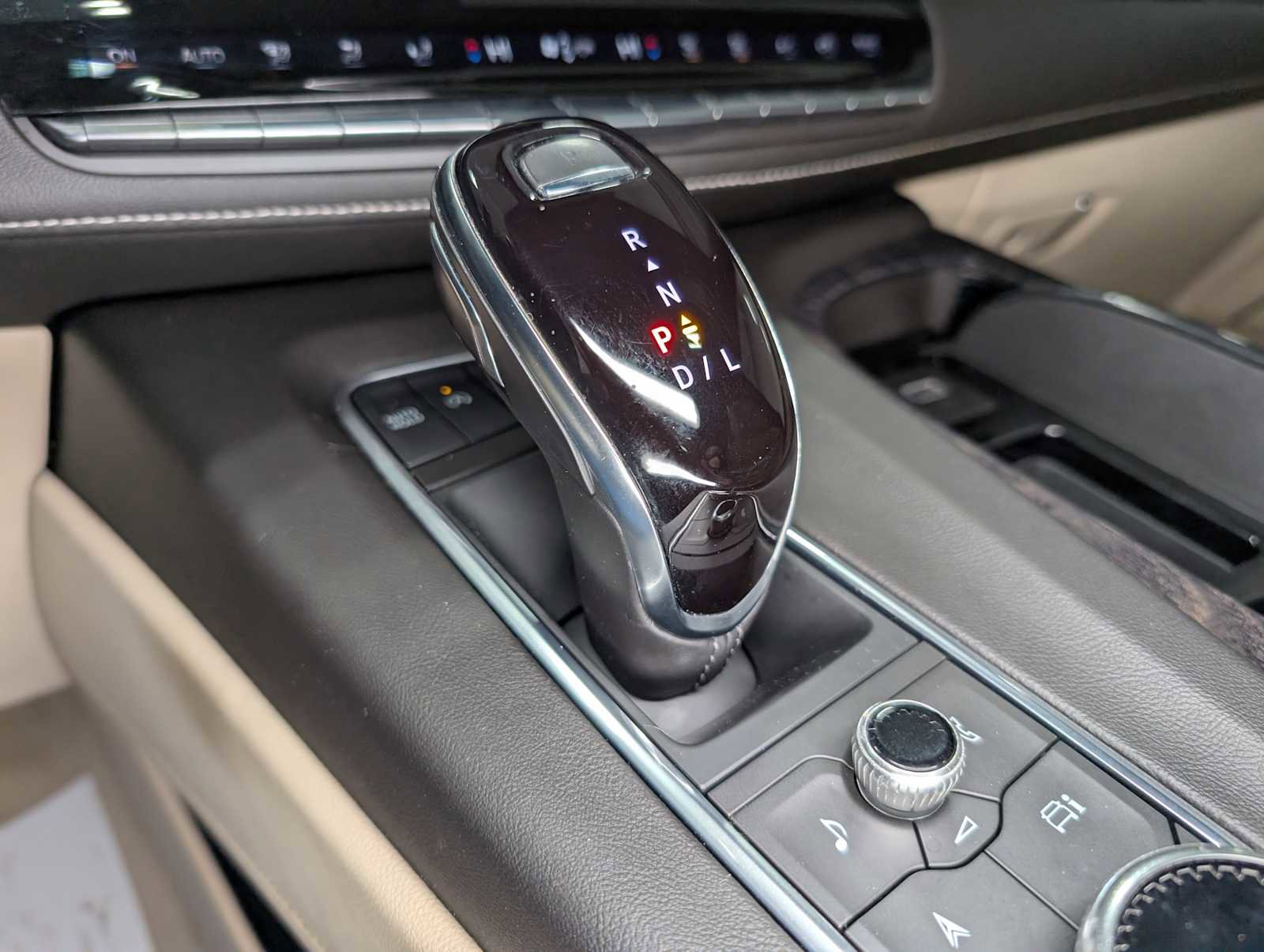 Certified 2021 Cadillac Escalade Premium Luxury image 36