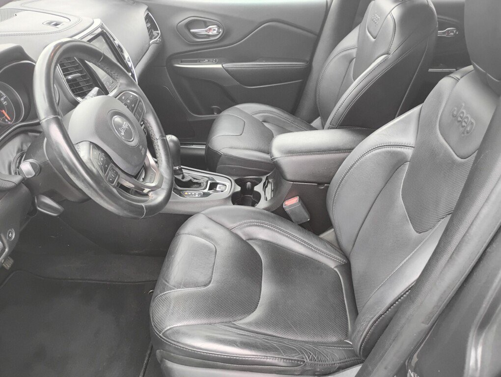 Used 2019 Jeep Cherokee Limited AWD/4WD image 9