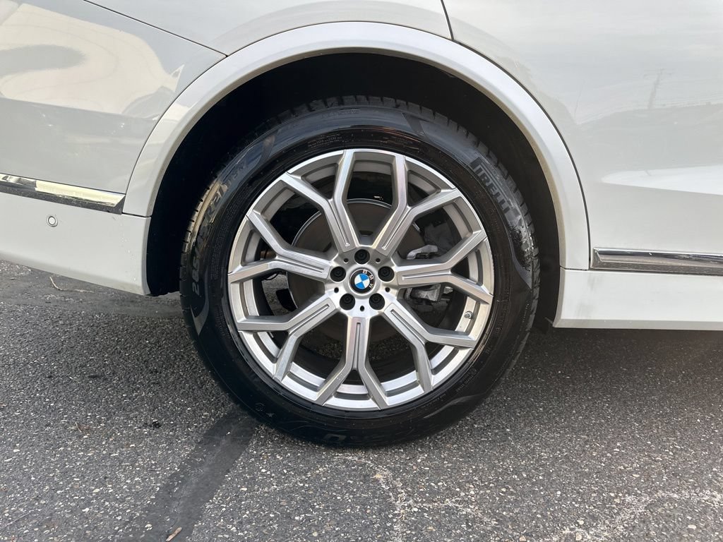 Used 2023 BMW X7 xDrive40i AWD/4WD image 14