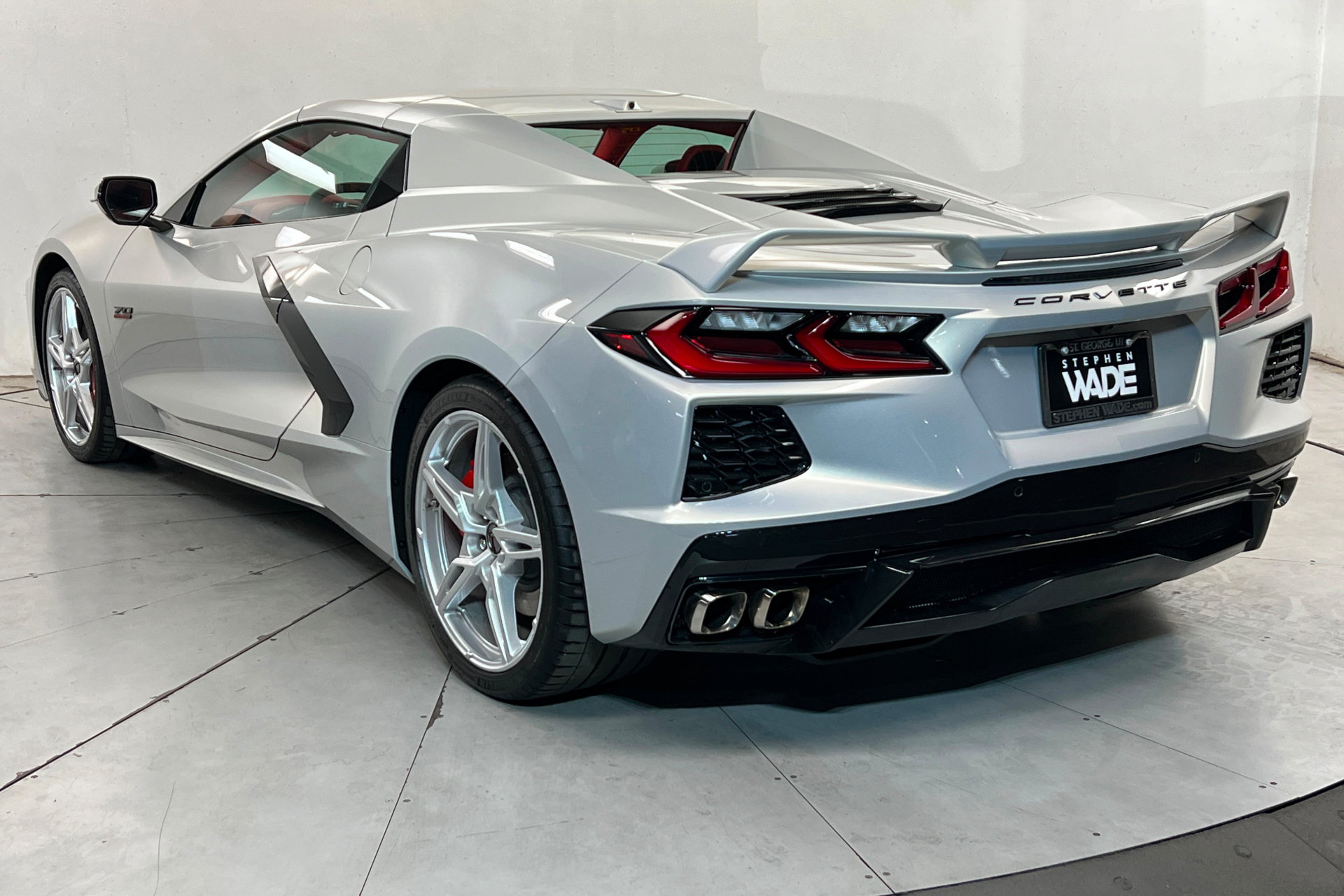 Used 2023 Chevrolet Corvette Stingray Premium Conv w/ Z51 Performance Package RWD image 3