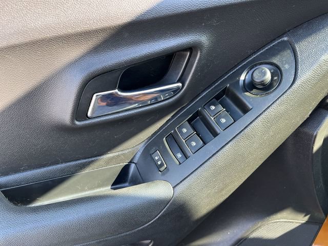 Used 2017 Chevrolet Trax LT w/ LT Convenience Package image 17