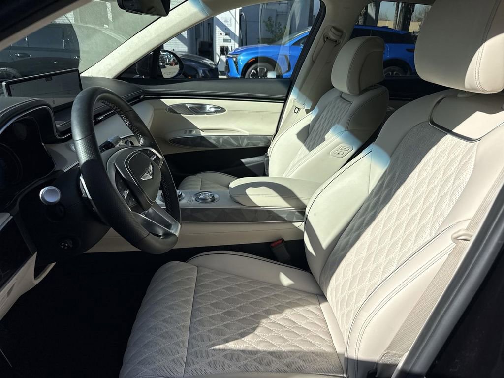 Used 2025 Genesis GV70 3.5T Sport w/ Sport Advanced Package image 19