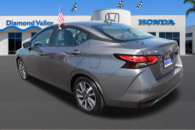 Used 2023 Nissan Versa SV FWD image 4