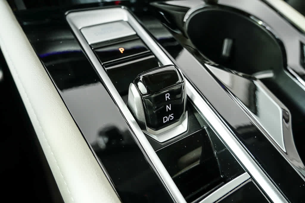 Certified 2025 Volkswagen Atlas SEL Premium R-Line image 19