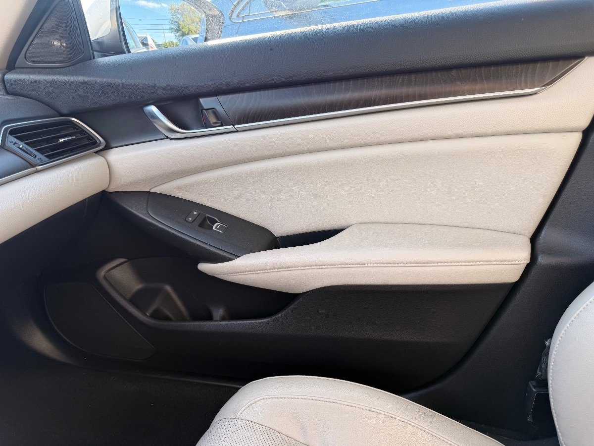 Used 2018 Honda Accord EX-L image 12