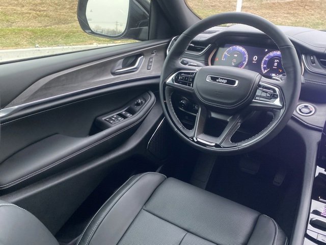 New 2025 Jeep Grand Cherokee L Overland w/ Advanced Protech Group III image 37