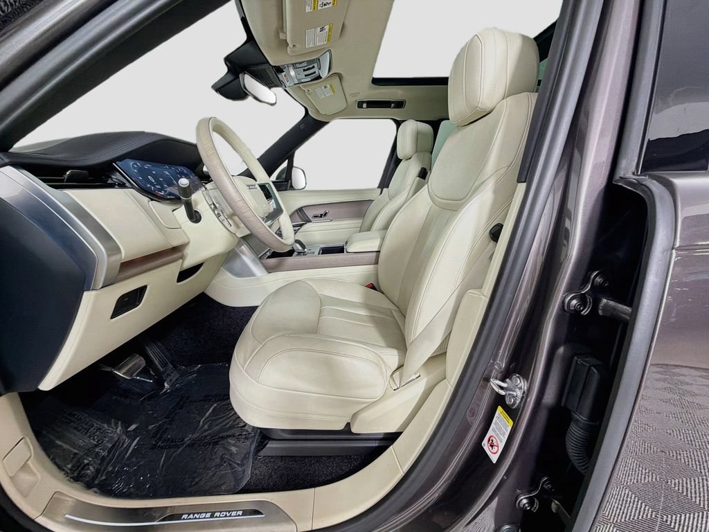 Certified 2025 Land Rover Range Rover SE AWD/4WD image 22