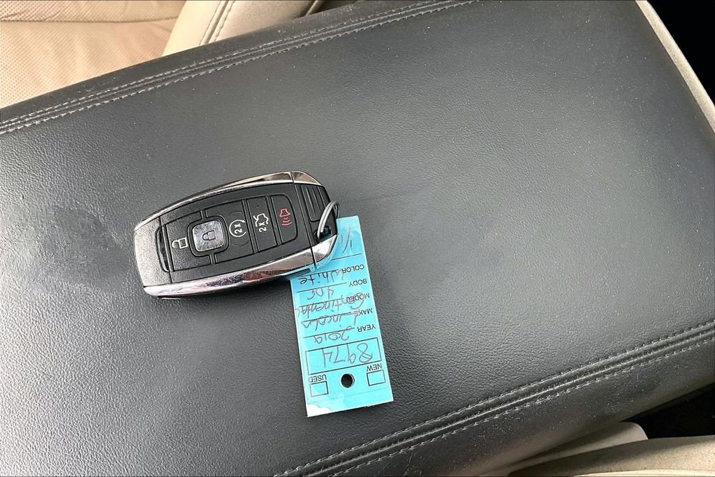 Used 2019 Lincoln Continental Select w/ Continental Climate Package image 34