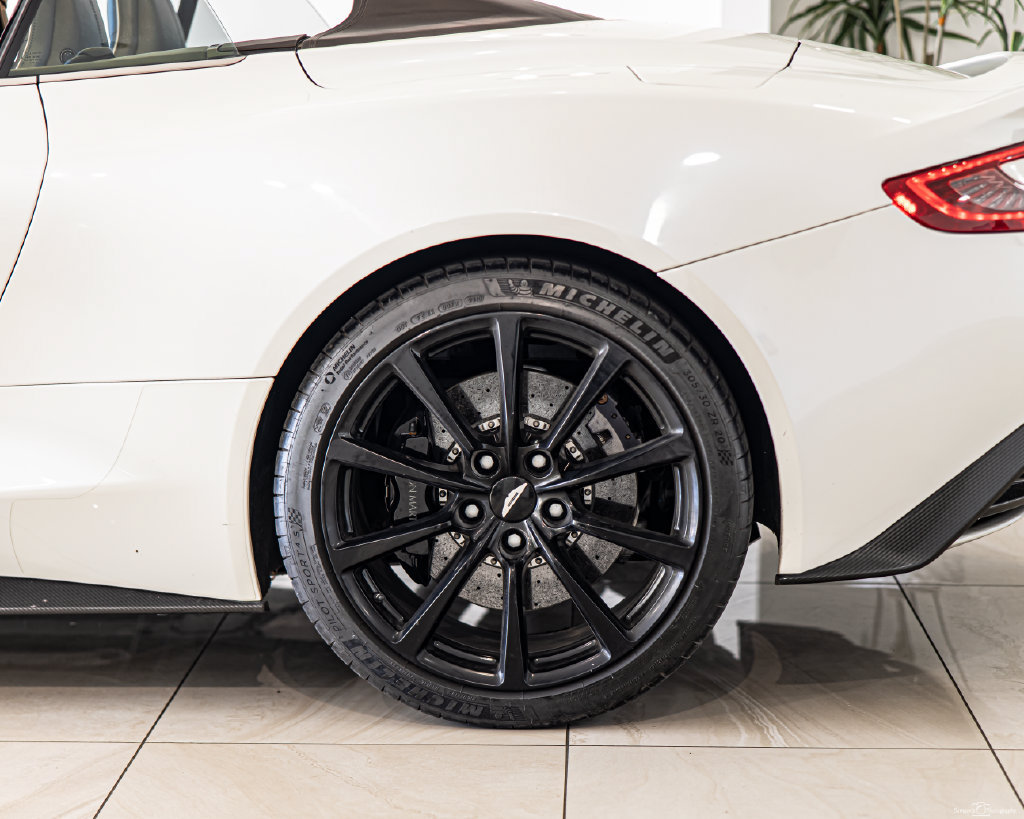Used 2016 Aston Martin Vanquish Volante RWD image 7