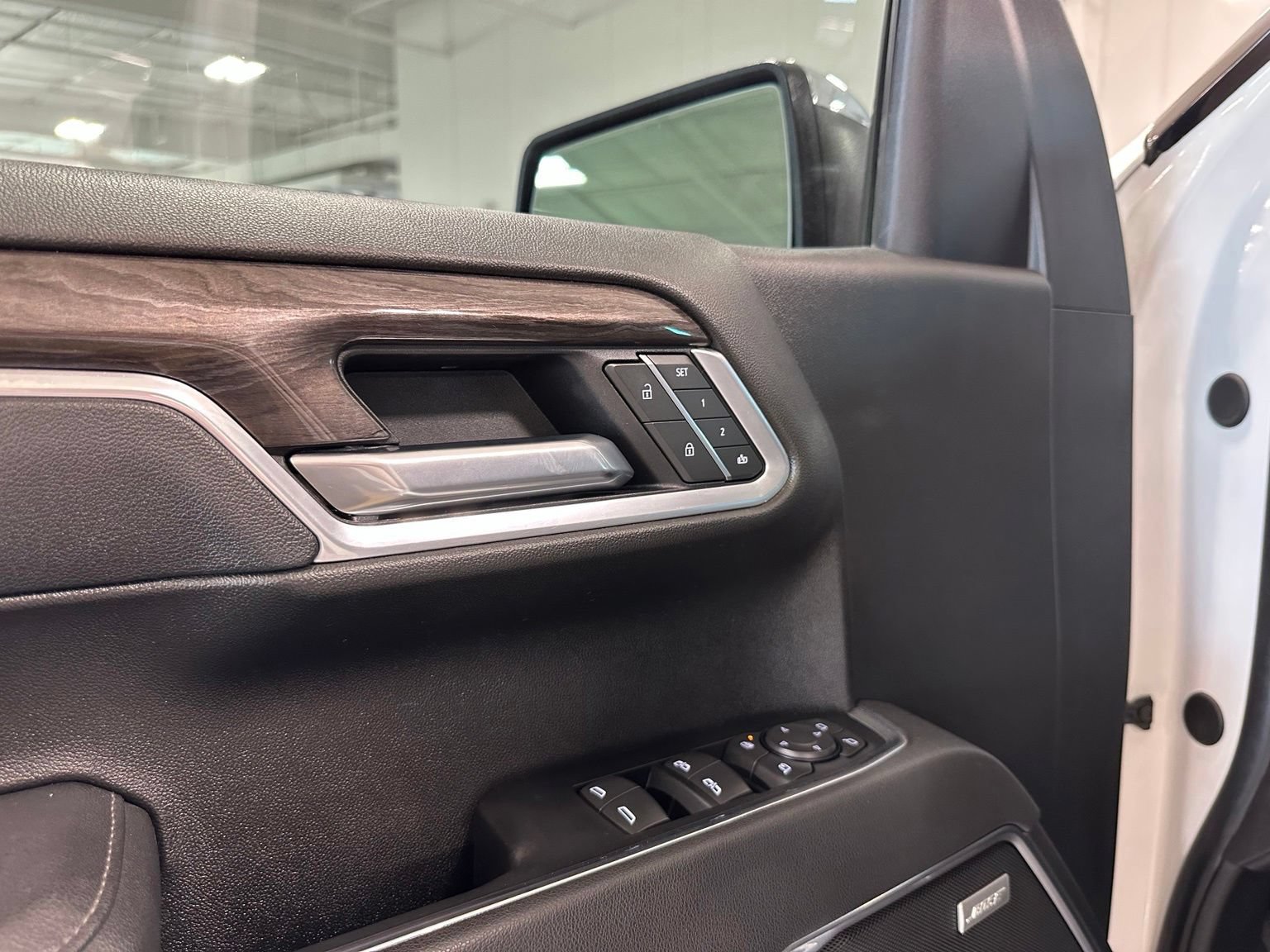 Used 2025 Chevrolet Silverado 1500 LTZ w/ Z71 Off-Road Package AWD/4WD image 12