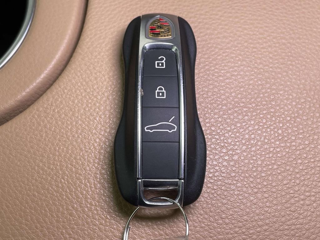 Certified 2022 Porsche Panamera 4 Platinum Edition image 44