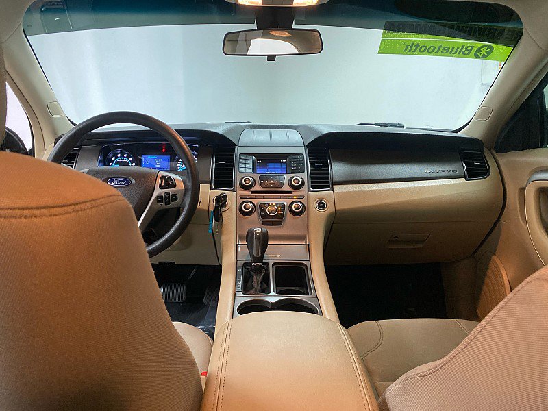 Used 2017 Ford Taurus SE image 27