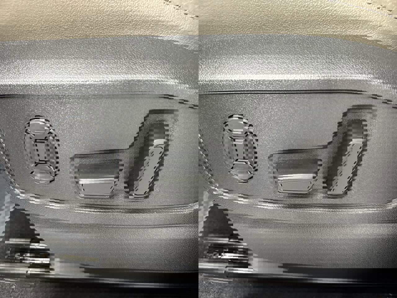 Used 2025 Audi Q5 Premium Plus w/ Premium Plus image 28