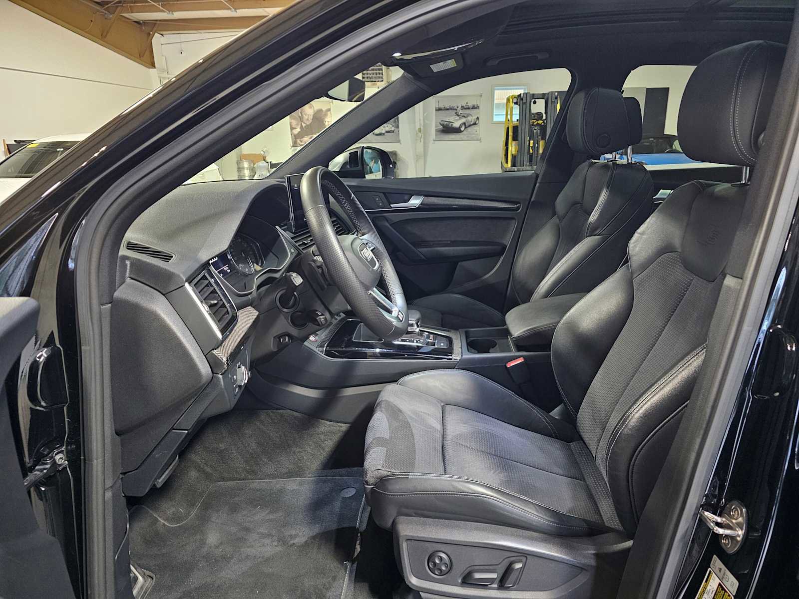 Used 2023 Audi SQ5 Premium w/ Convenience Package image 23