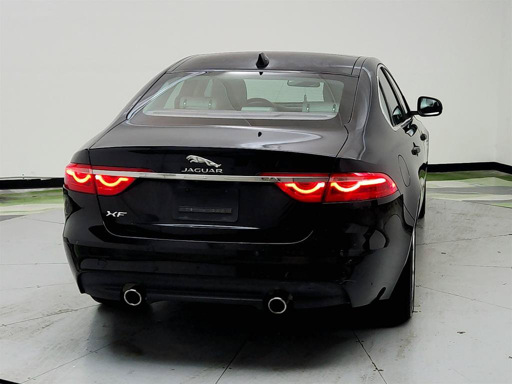 Used 2016 Jaguar XF Prestige RWD image 6