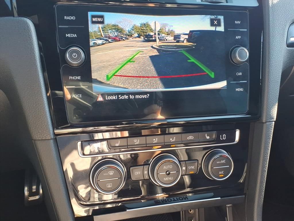 Used 2018 Volkswagen Golf R 4-Door image 24