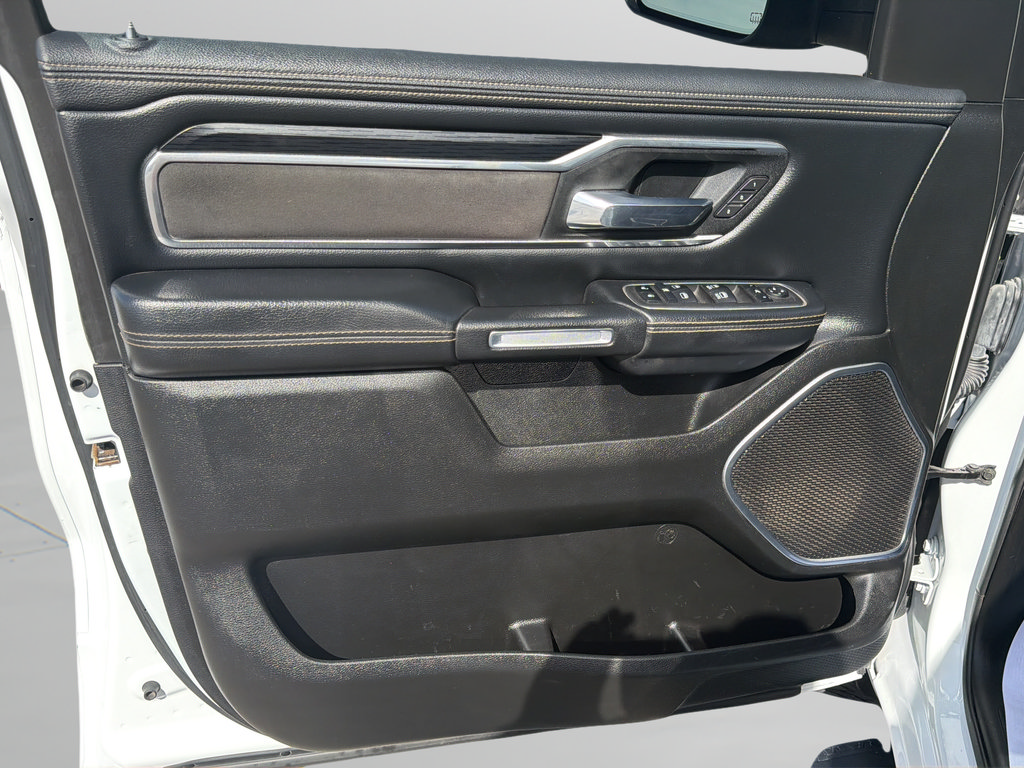 Used 2023 RAM 1500 Laramie w/ Off Road Group AWD/4WD image 17