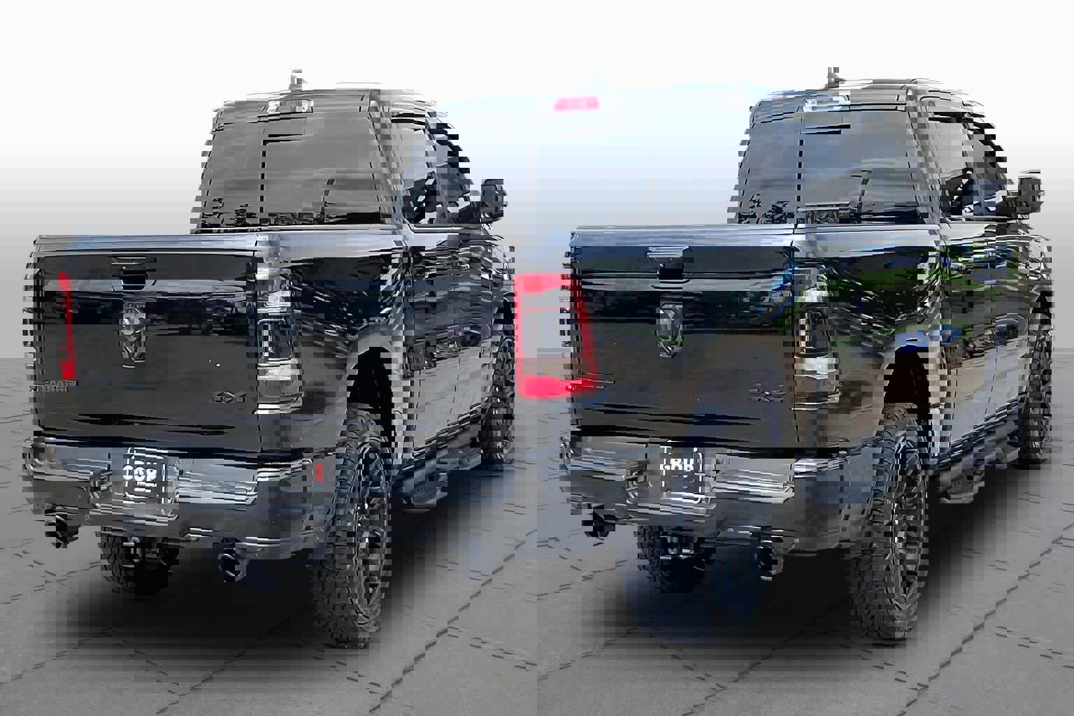 Used 2024 RAM 1500 Laramie AWD/4WD image 13