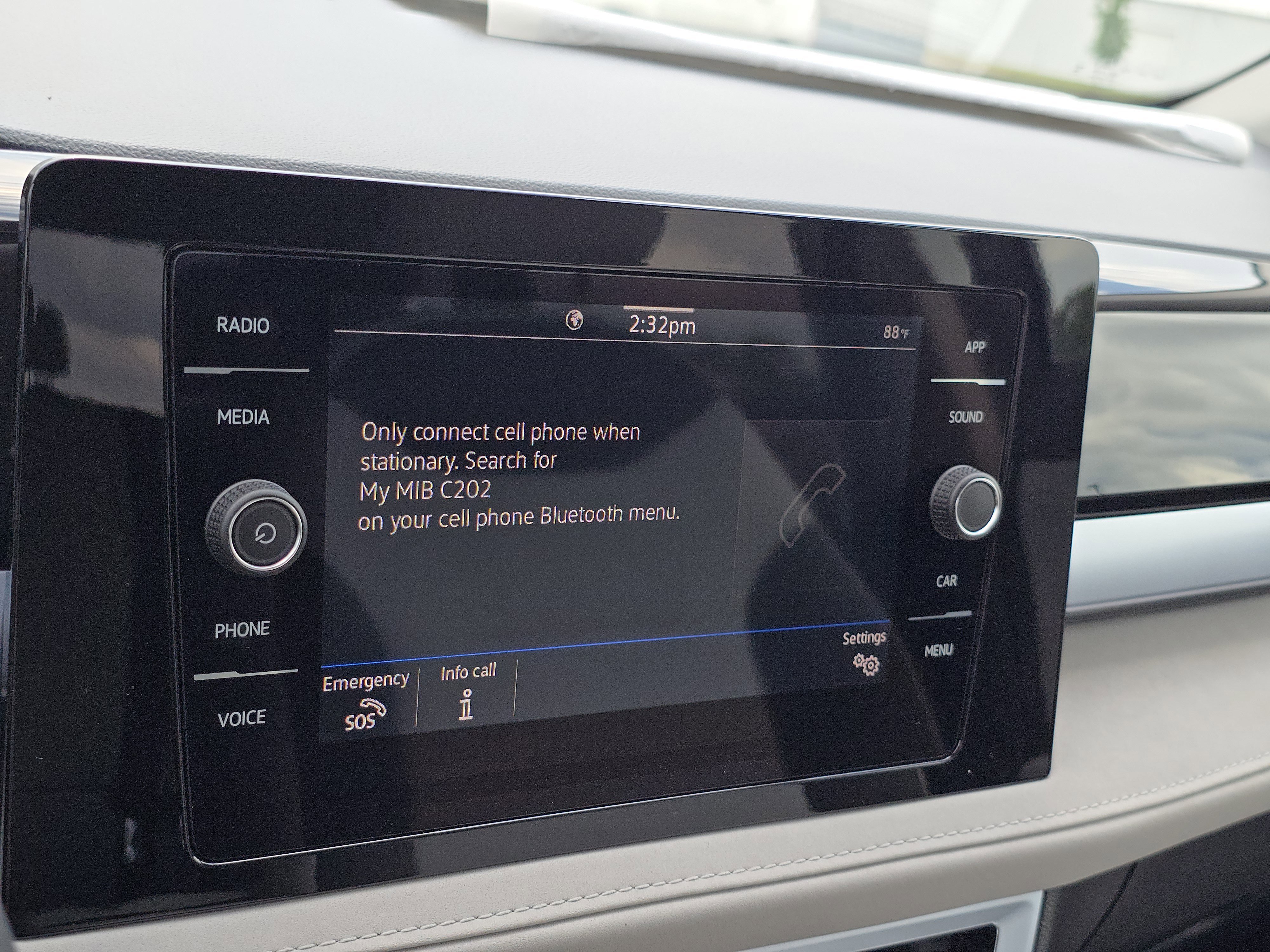 New 2025 Volkswagen Taos SE image 10