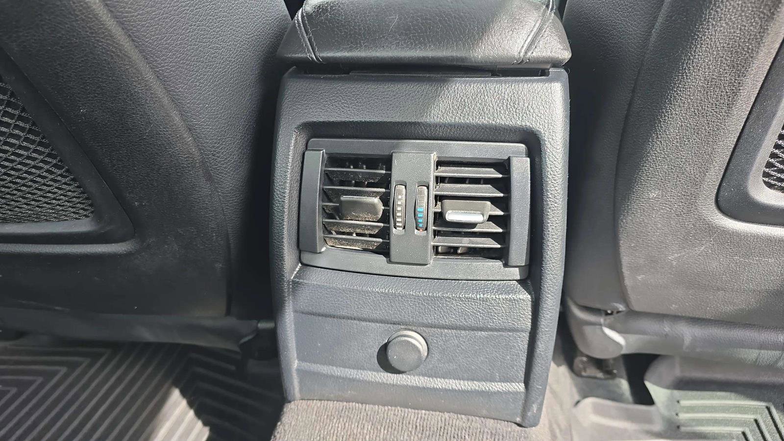 Used 2015 BMW 320i xDrive Sedan AWD/4WD image 15