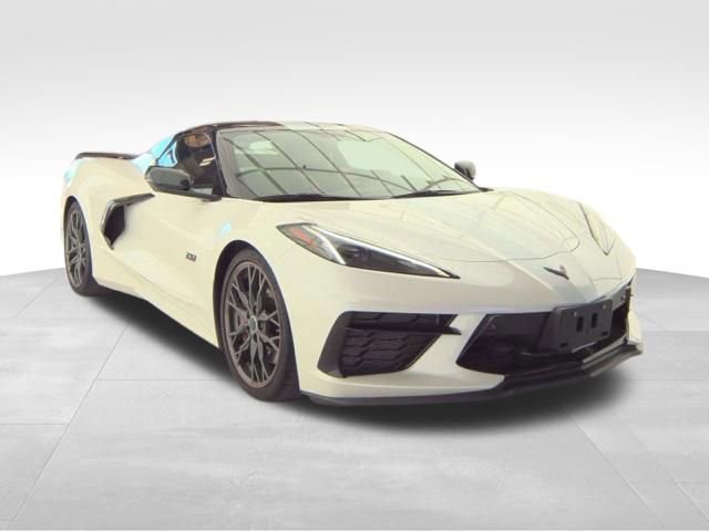 Used 2023 Chevrolet Corvette Stingray Premium Conv w/ Z51 Performance Package RWD image 3