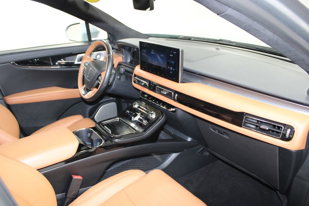 Used 2023 Lincoln Nautilus Black Label AWD/4WD image 31