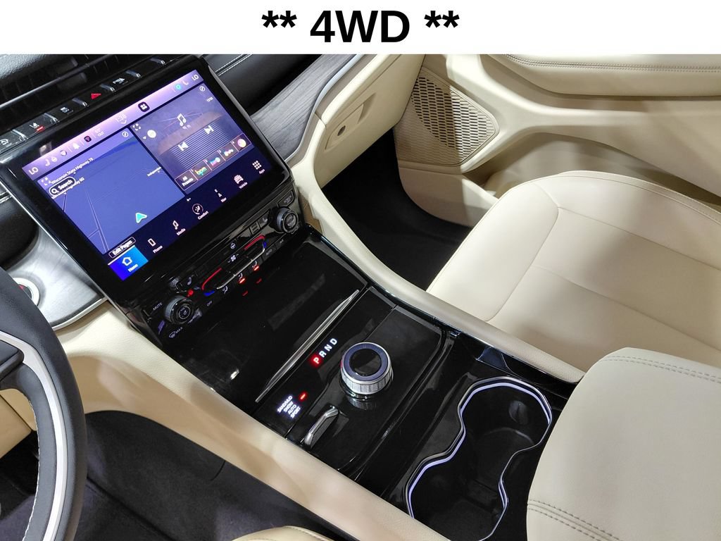 Used 2023 Jeep Grand Cherokee L Limited AWD/4WD image 5