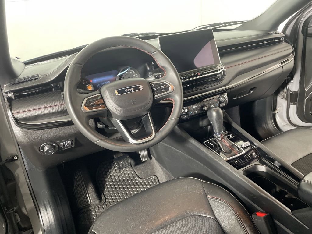Used 2024 Jeep Compass Trailhawk AWD/4WD image 8