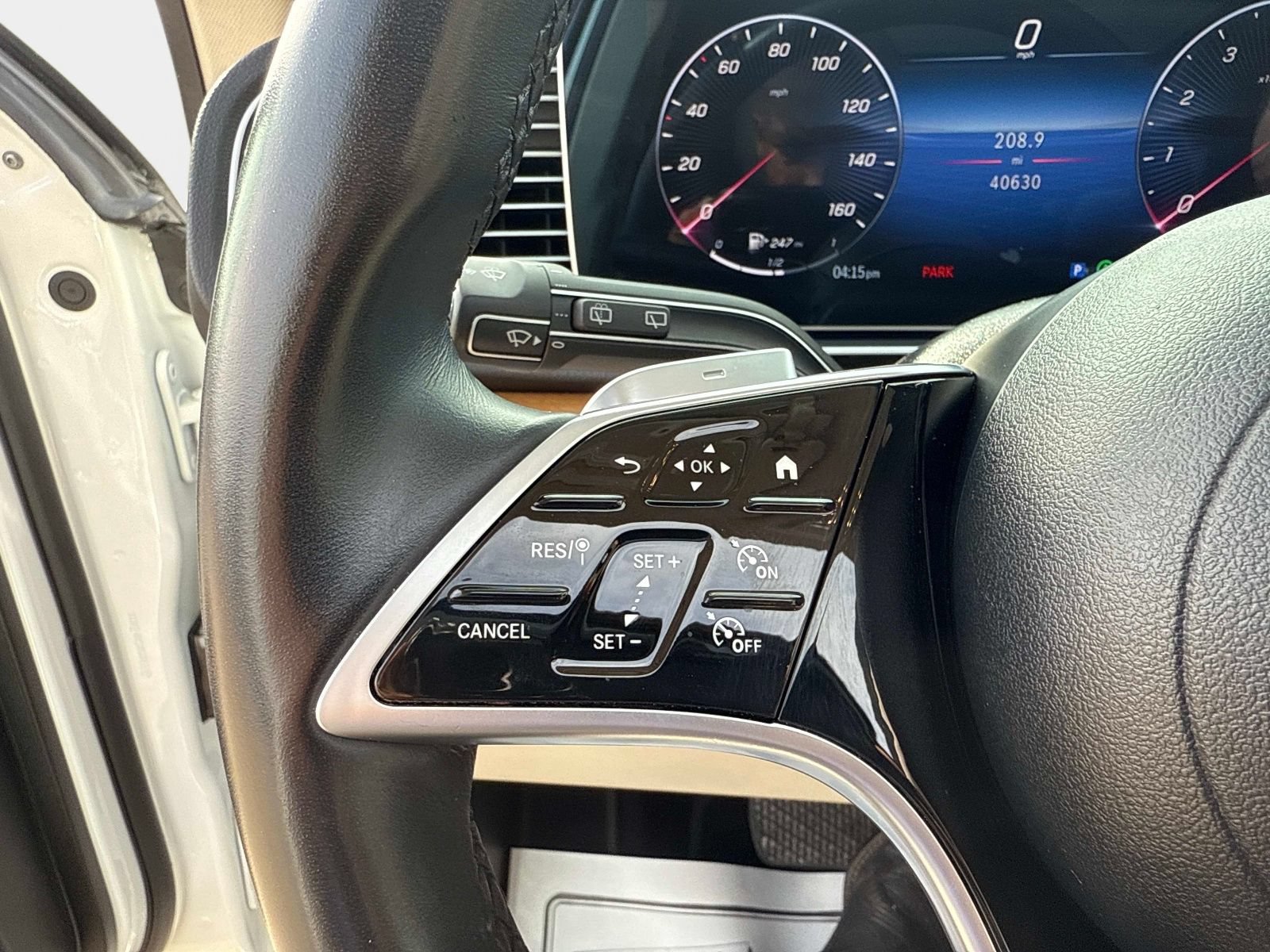 Used 2024 Mercedes-Benz GLE 350 4MATIC image 32