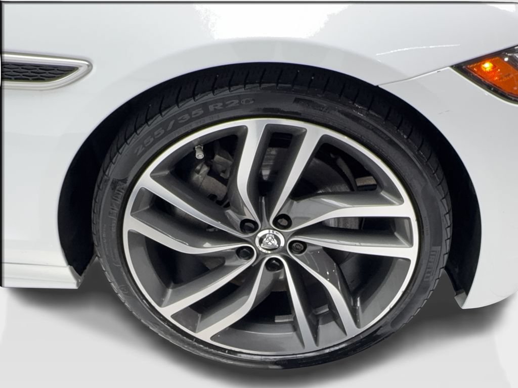 Used 2024 Jaguar XF R-Dynamic SE RWD image 13