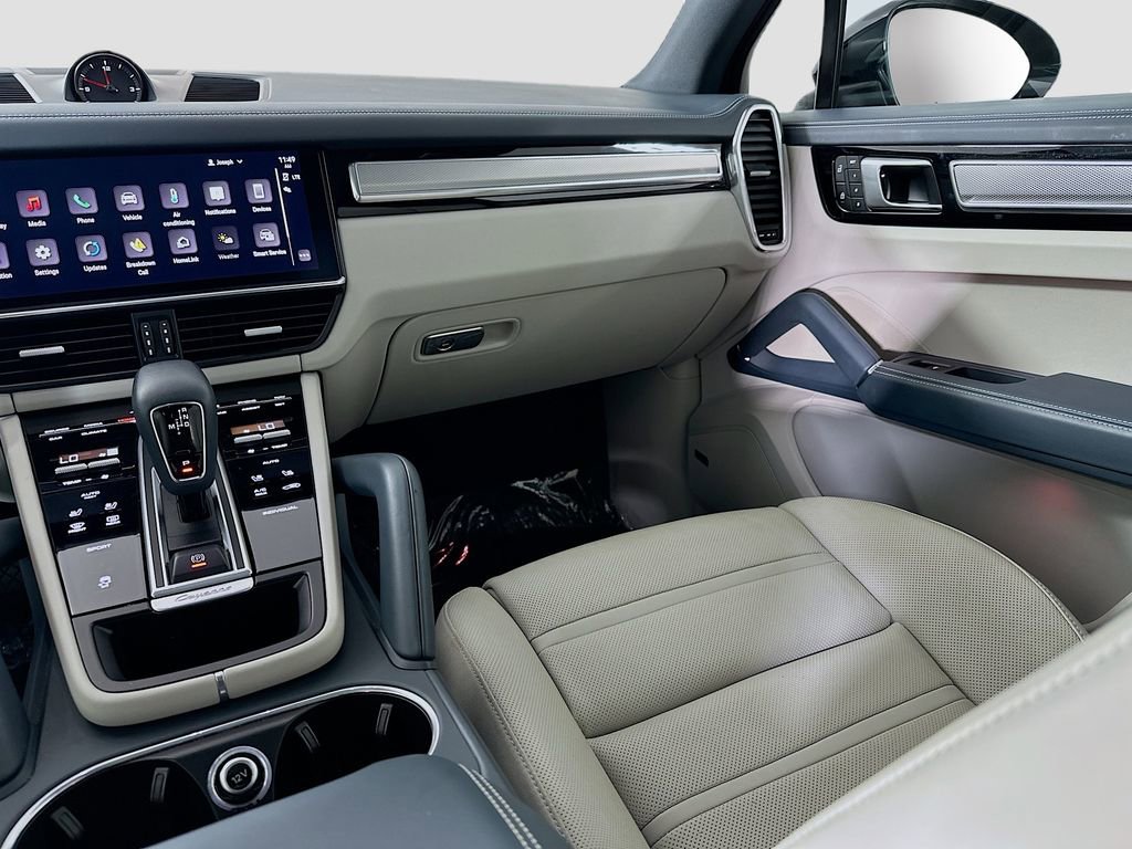 Certified 2023 Porsche Cayenne Platinum Edition AWD/4WD image 26