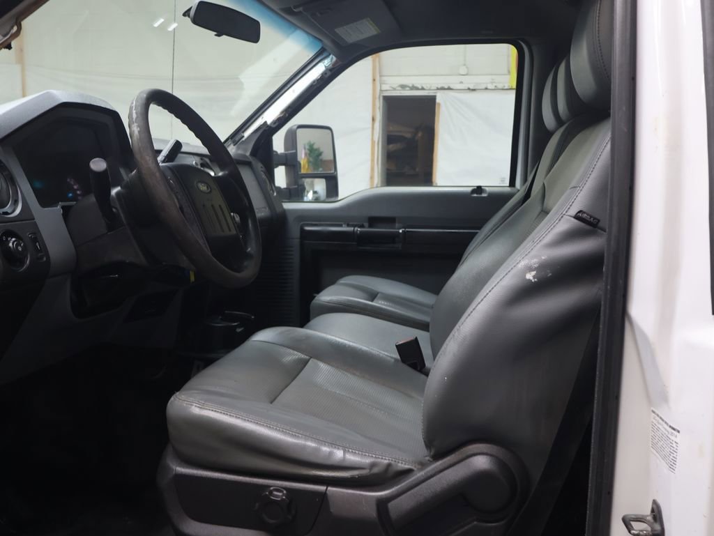 Used 2015 Ford F550 2WD Regular Cab Super Duty image 11