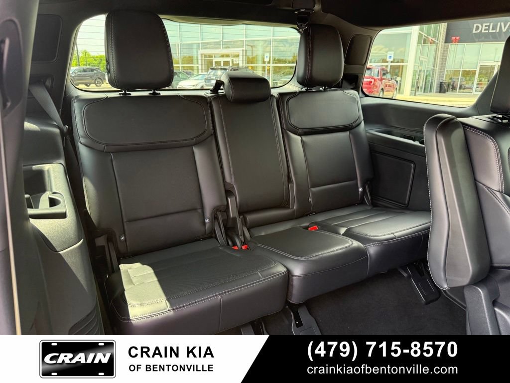 Used 2026 Ford Expedition Platinum w/ Stealth Performance Package AWD/4WD image 31