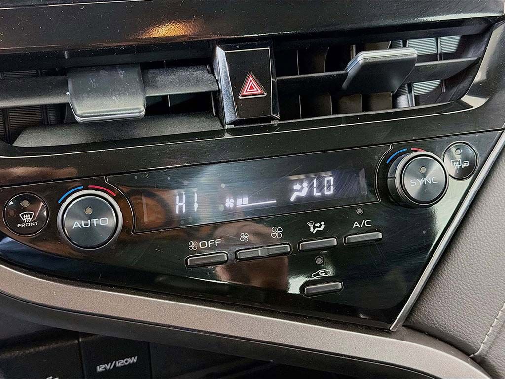 Used 2024 Toyota Camry SE FWD image 30