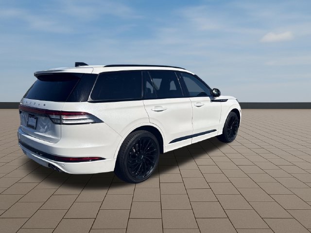 Used 2025 Lincoln Aviator Reserve w/ Jet Appearance Package AWD/4WD image 7