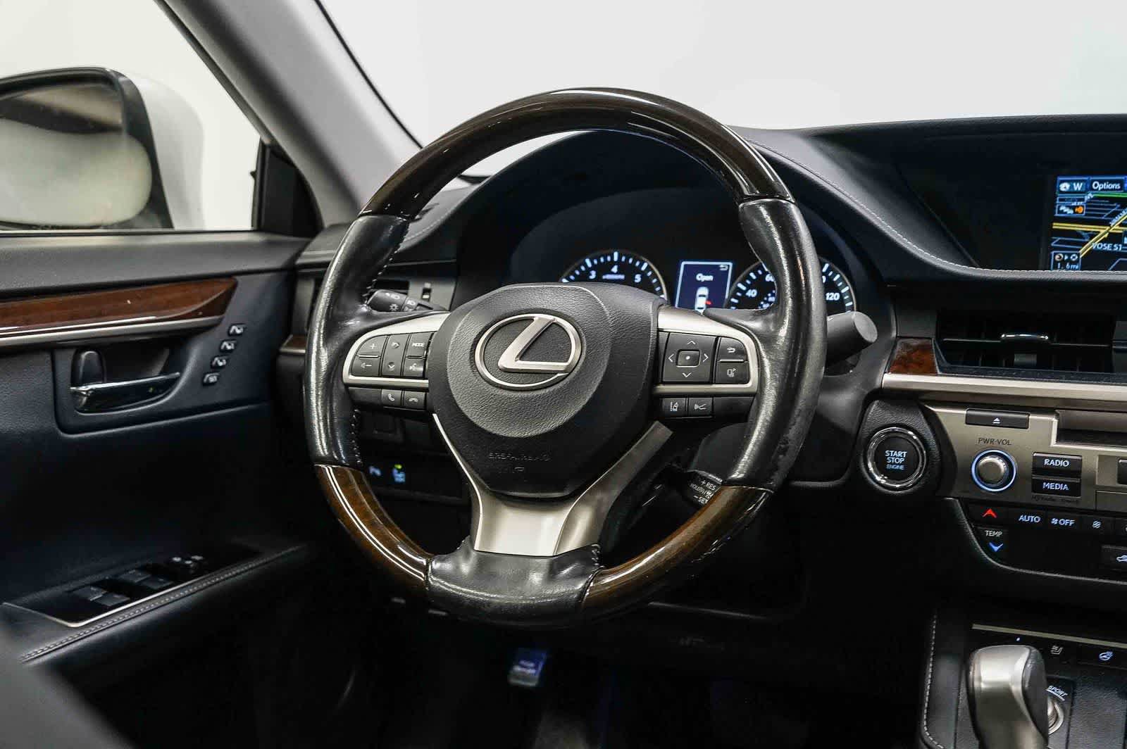 Used 2016 Lexus ES 350 w/ Luxury Package w/Wood Trim FWD image 15