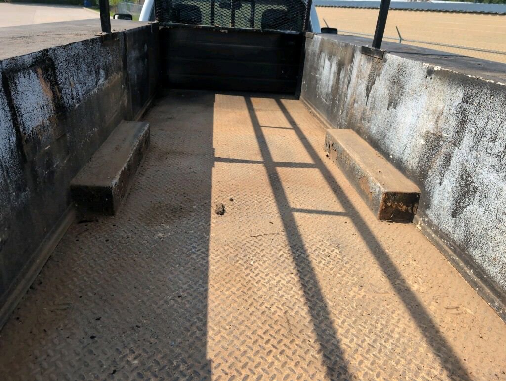 Used 2016 Ford F450 XLT w/ Ambulance Prep Package image 16