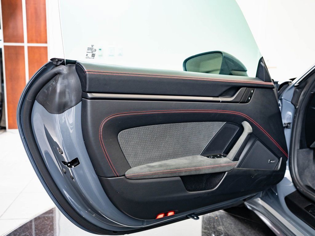 Certified 2025 Porsche 911 Carrera GTS RWD image 25