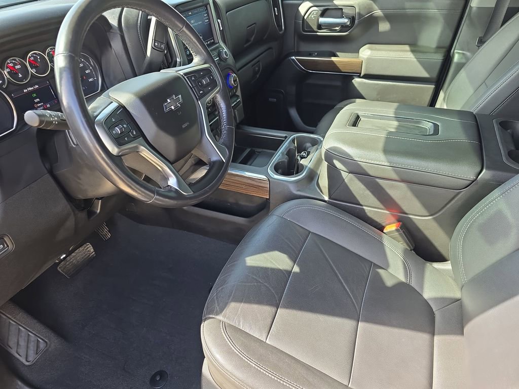 Used 2021 Chevrolet Silverado 1500 RST w/ Redline Edition AWD/4WD image 16