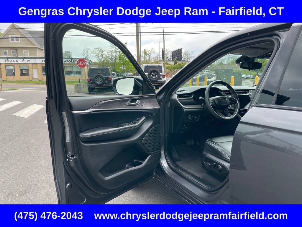 Certified 2023 Jeep Grand Cherokee Limited AWD/4WD image 36