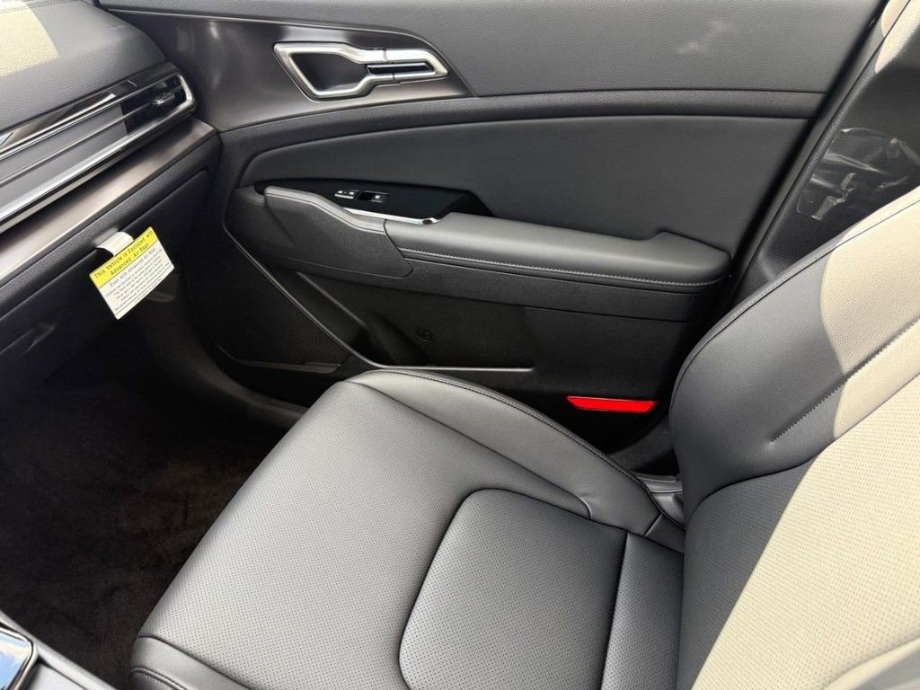 Used 2025 Kia Sportage EX w/ EX Premium Package image 17