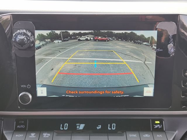 Used 2025 Toyota Camry SE w/ Convenience Package FWD image 16