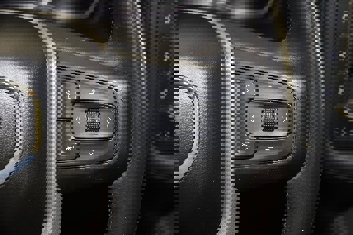 Used 2021 GMC Yukon Denali w/ Denali Premium Package image 38