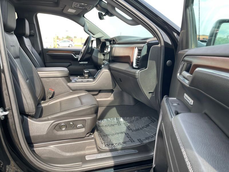 Used 2024 GMC Sierra 1500 Denali w/ Denali Reserve Package image 13