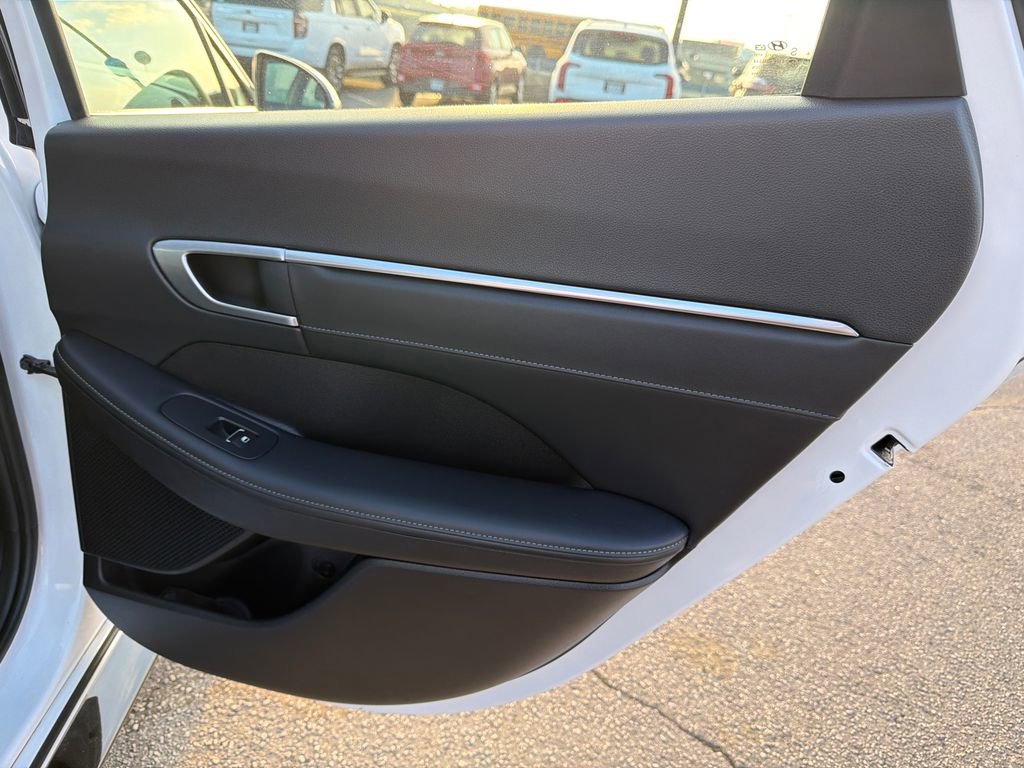 Used 2020 Hyundai Sonata Limited image 16