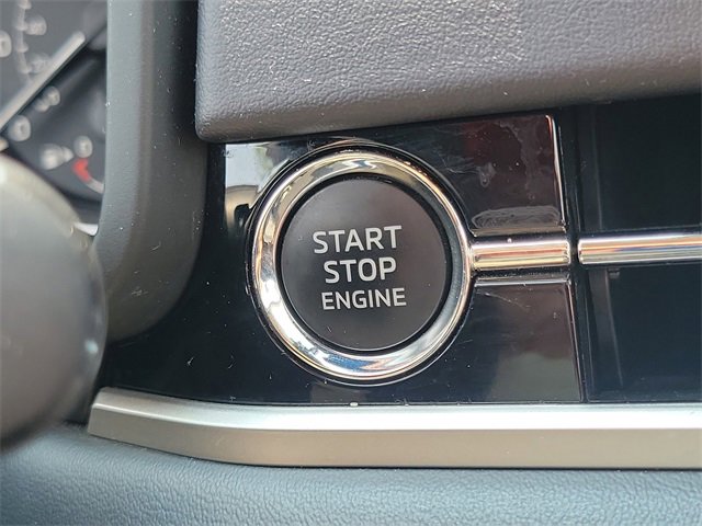 Used 2023 Mitsubishi Outlander SE Black Edition image 16