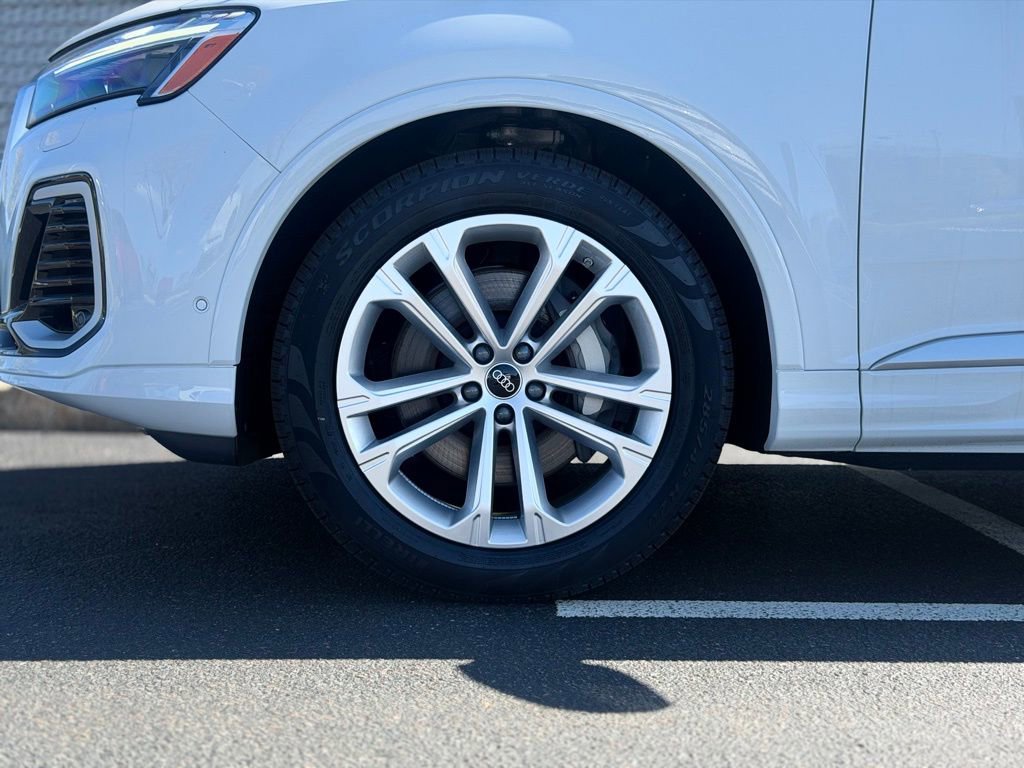 New 2026 Audi Q7 3.0T Premium Plus AWD/4WD image 3