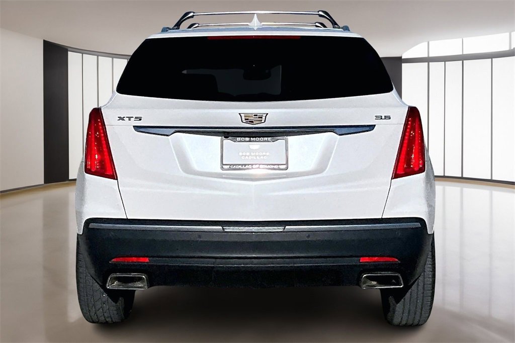 Used 2018 Cadillac XT5 Premium Luxury w/ Driver Assist Package image 4